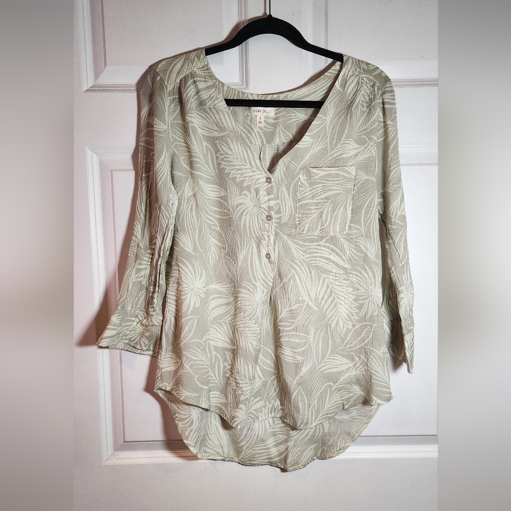 Como Blu Light Sage Green Tropical Printed V-Neck Women's 3/4 Sleeve Top L